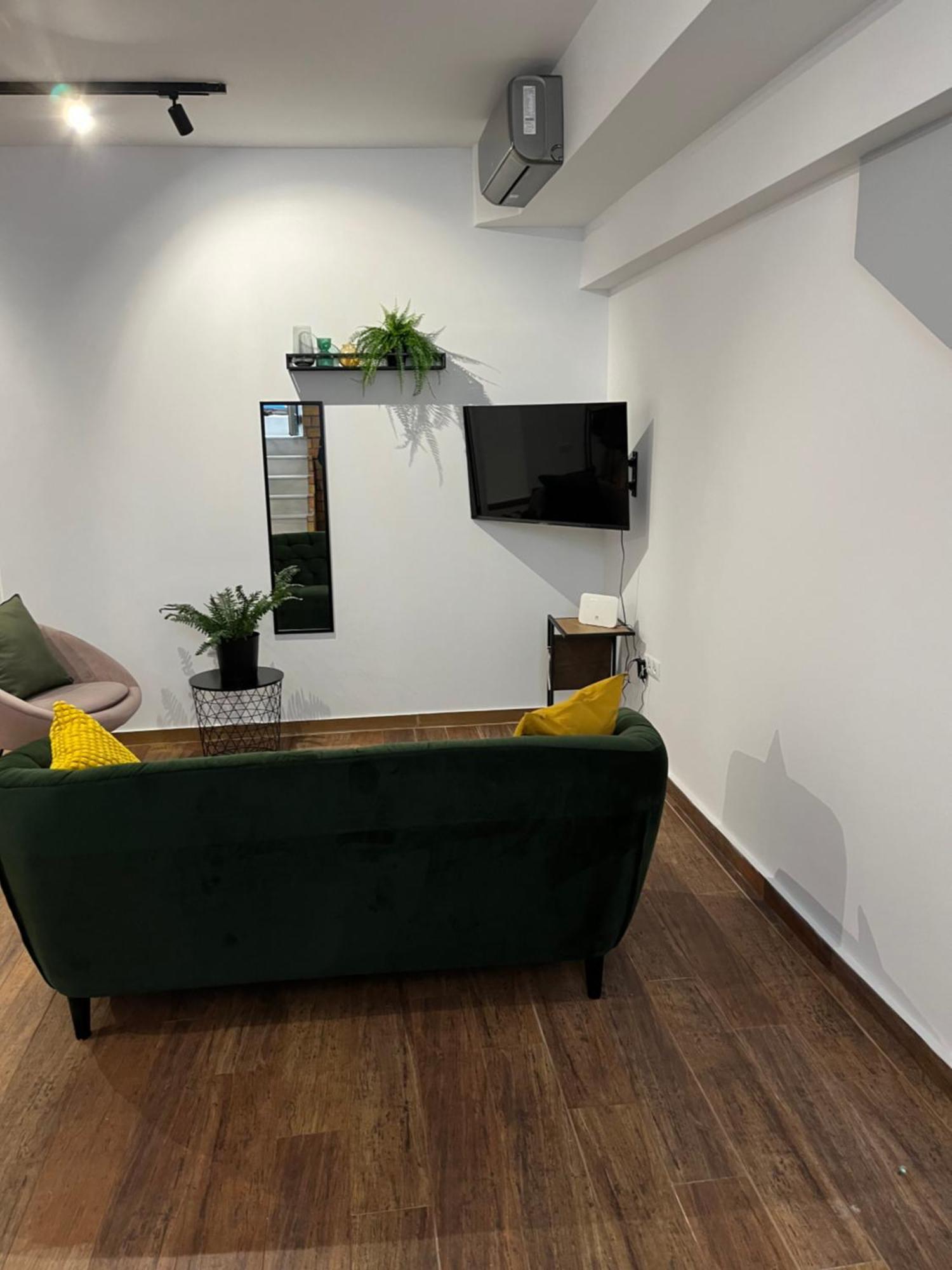 Industrial Studio / Alios 4 / Hilton Area เอเธนส์ ภายนอก รูปภาพ